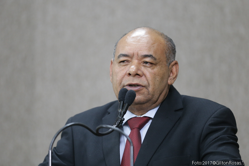 Seu Marcos usa a Tribuna para denunciar o descaso da Saúde 