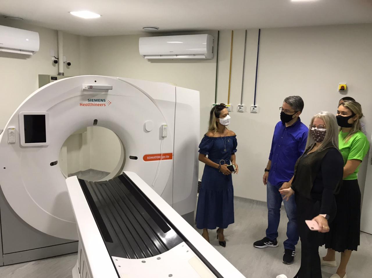 Sheyla Galba visita Hospital São José e cobra do Município e do Estado pontualidade nos repasses financeiros