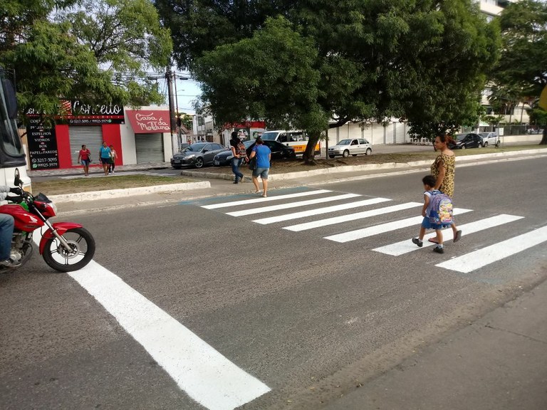 SMTT atende pedido de Thiaguinho e revitaliza faixa de pedestre
