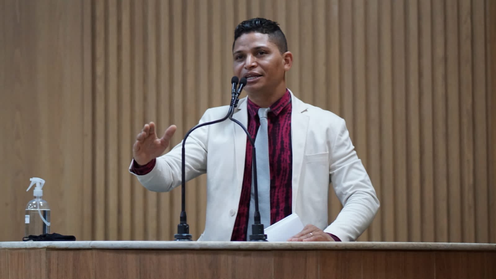  Soneca anuncia reforma da praça João Paulo II após reunião com prefeito