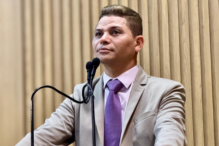 Soneca cobra sinalização e revitalização de ciclovia em avenida recém-reformada em Aracaju 