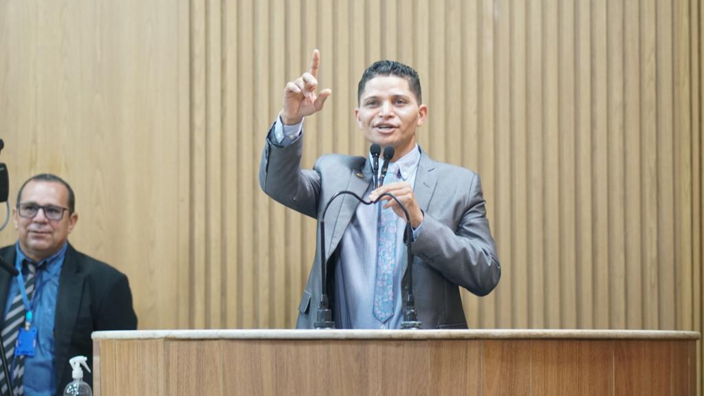 Soneca faz discurso emocionante ao relembrar histórico de lutas e vitórias do Nova Olaria