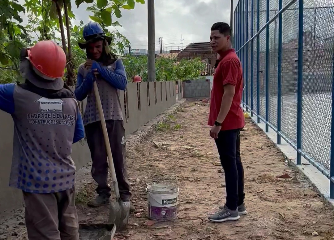 Soneca fiscaliza obras da Praça João Paulo II, no bairro São Carlos