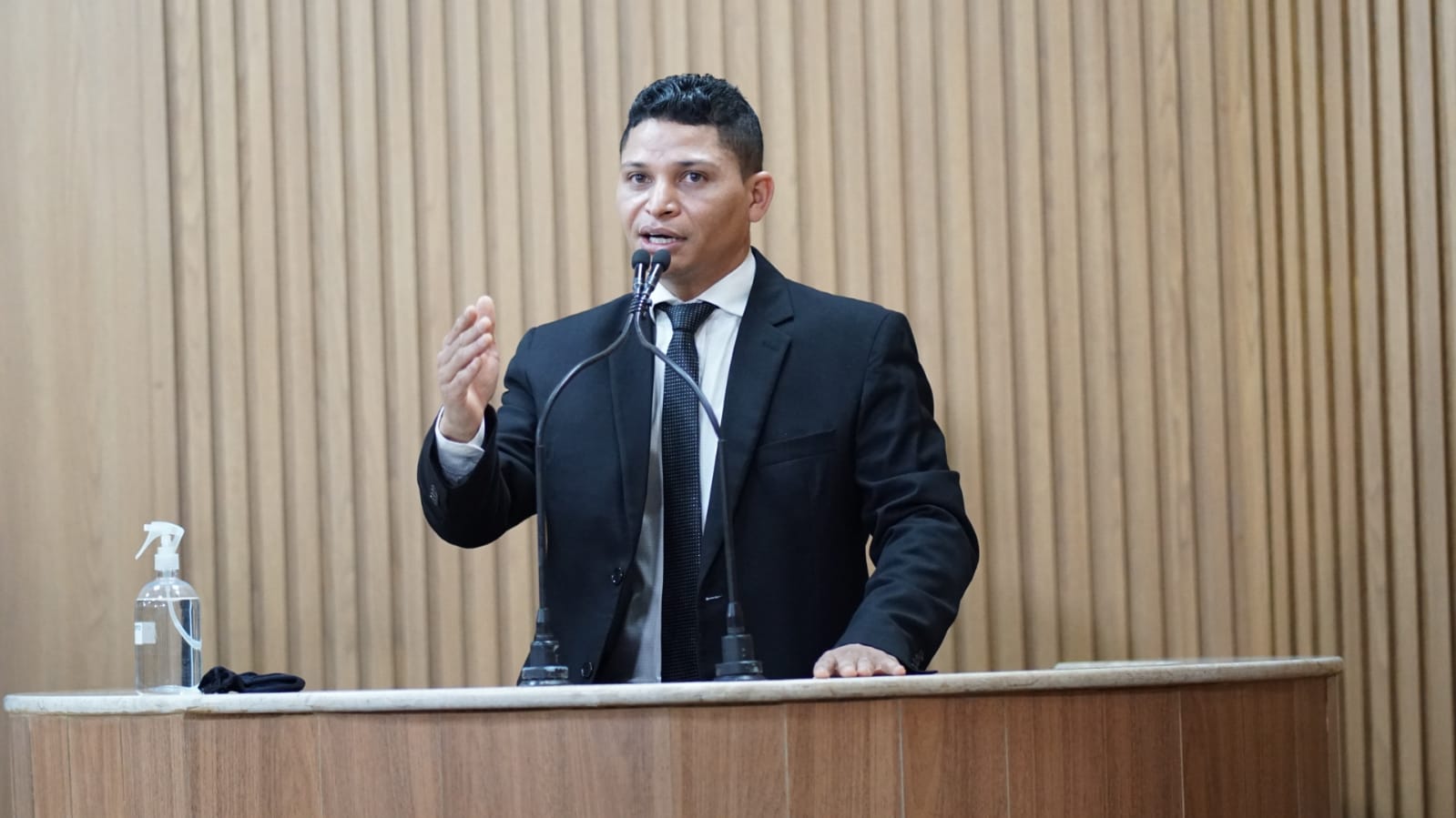 Soneca quer prioridade na tramitação dos processos administrativos para idosos