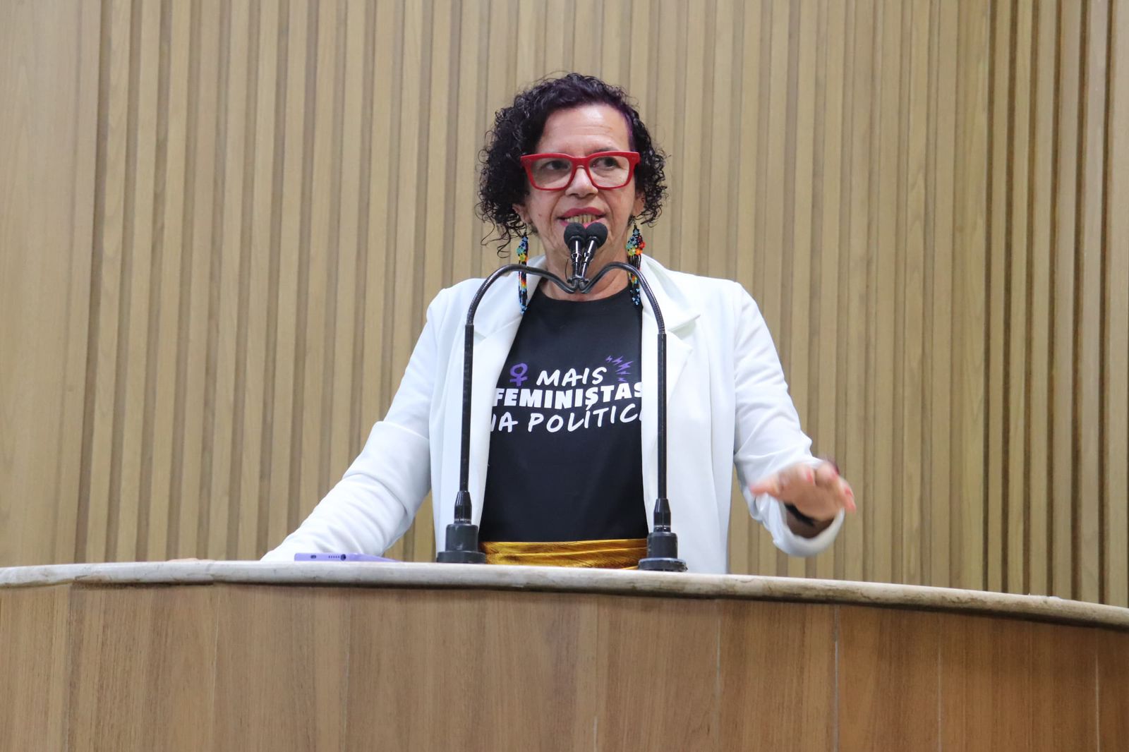 Sonia Meire defende a doação dos terrenos  da ocupação do centro administrativo para os moradores