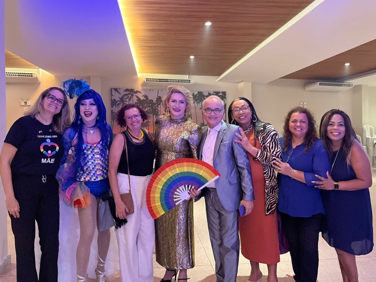 Sonia Meire será madrinha de parada  LGBT+