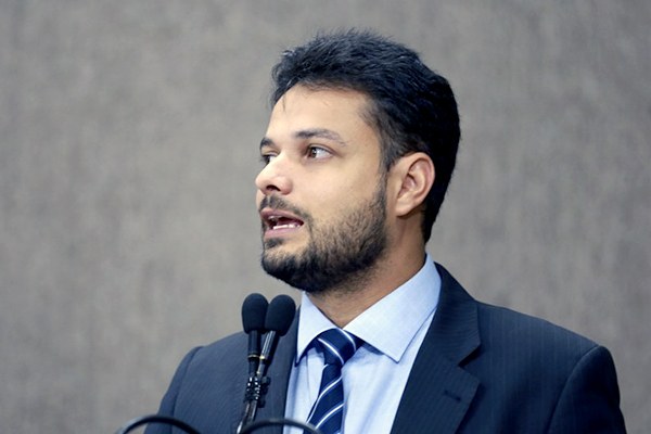 Suicídio: Jovens estão tirando a própria vida e os governos não fazem nada, alerta Anderson