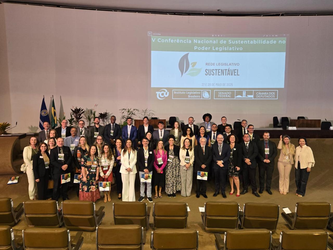 Superintendente e representante da Comissão de Sustentabilidade participam de conferência, em Brasília 