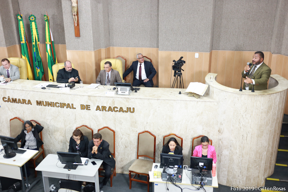 Em Tribuna da Câmara, taxistas pedem cumprimento da regulamentação 