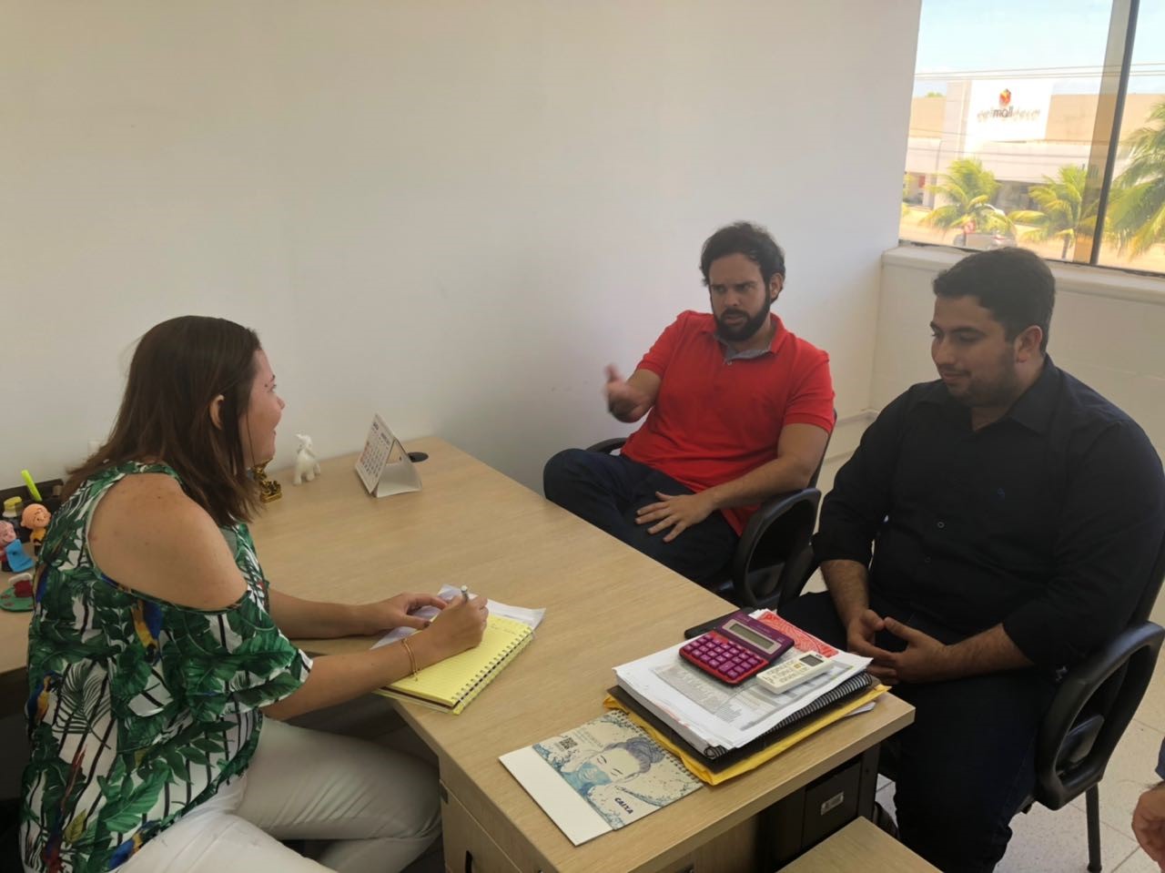 Thiaguinho apresenta proposta para diminuir filas de exames na rede pública