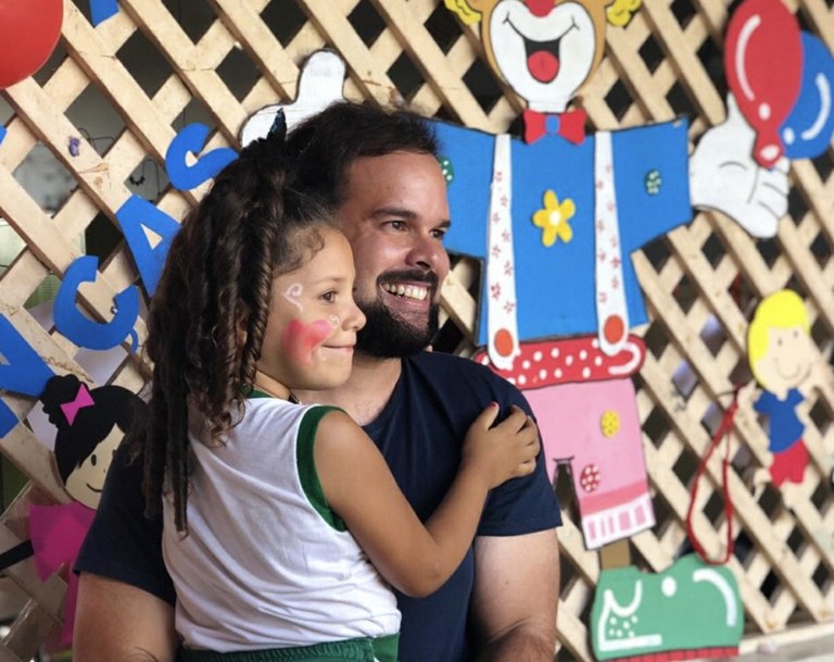 Thiaguinho Batalha participa de evento para crianças da zona oeste da capital