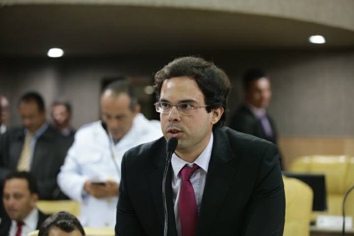 Thiaguinho Batalha participa de Sessão Especial dedicada às mulheres