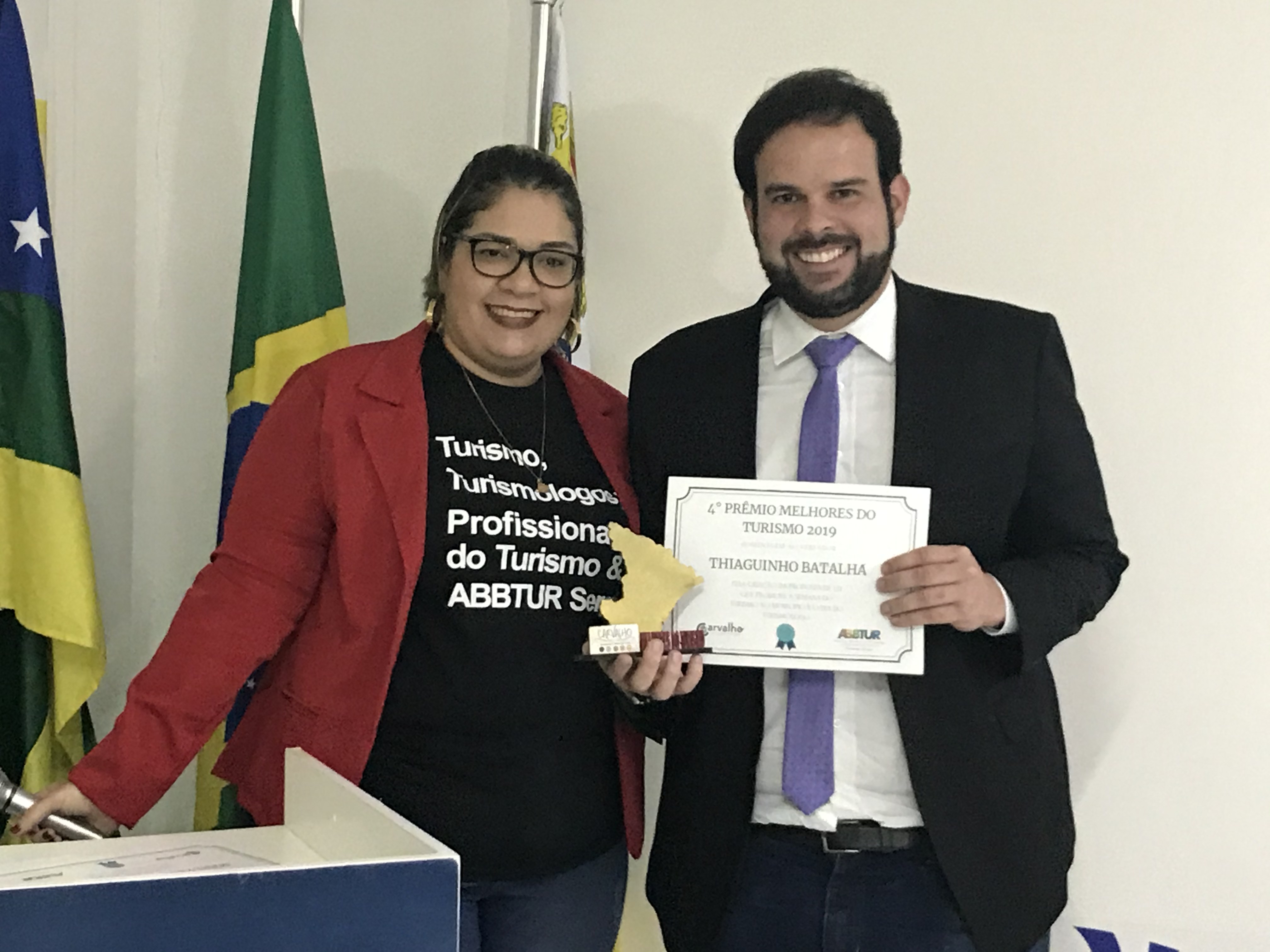Thiaguinho Batalha recebe homenagem da ABBTUR