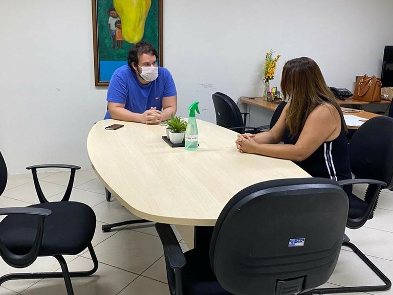 Thiaguinho Batalha visita Secretaria de Assistência Social para levar demandas na quarentena