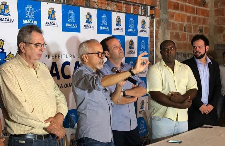 Thiaguinho comemora anúncio de importantes obras para Aracaju