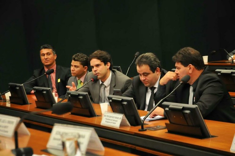 Thiaguinho defende clubes sergipanos durante reunião no Congresso