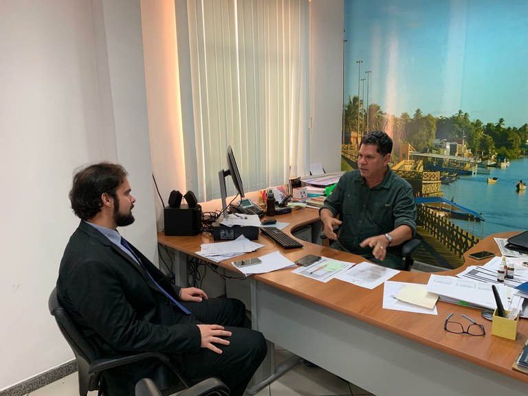 Thiaguinho dialoga com secretário de Comunicação do município