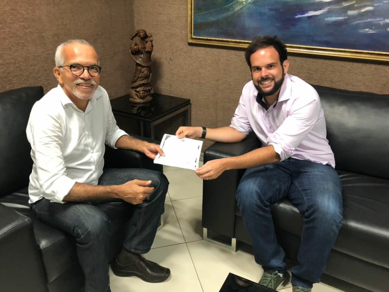 Thiaguinho discute parceria público-privada com Edvaldo Nogueira