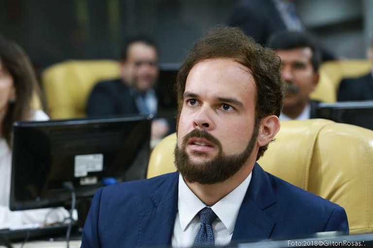 Thiaguinho diz o que espera para 2018 e aponta suas prioridades