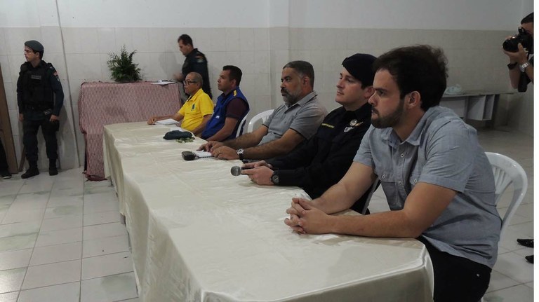 Thiaguinho participa de reunião que discutiu os problemas da Zona de Expansão