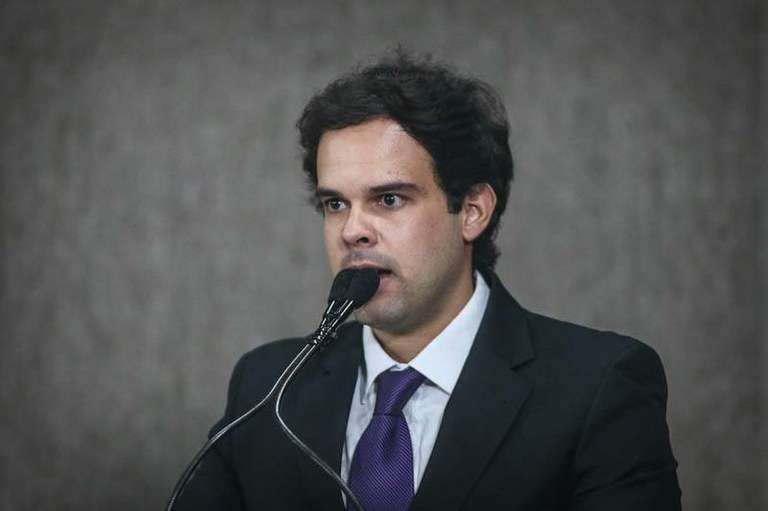 Thiaguinho quer mais apoio ao esporte e à cultura