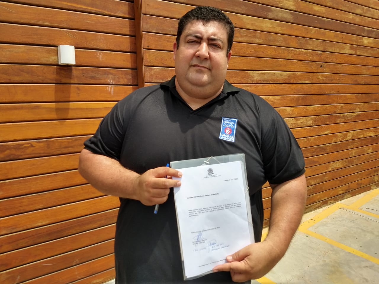 "Tirei um peso da minha consciência ao entregar veículo da Câmara", comentou Cabo Didi