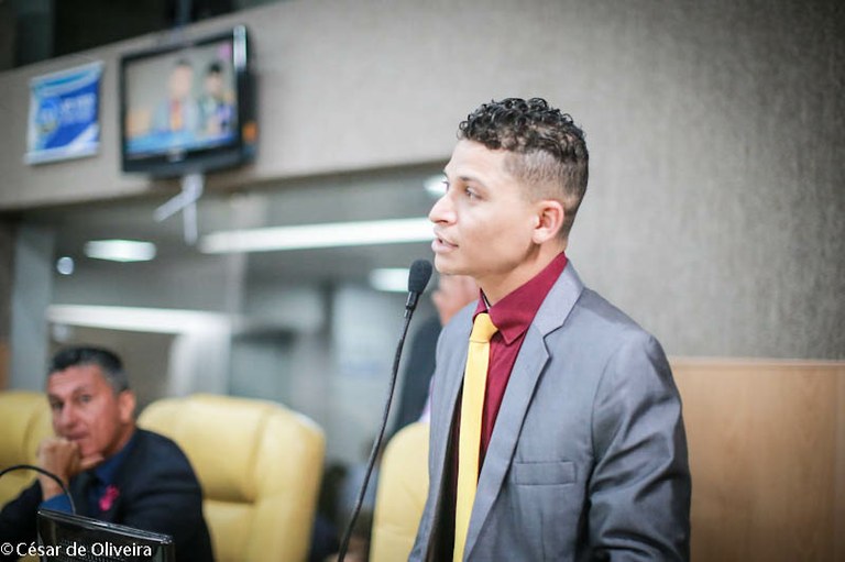 "Trânsito de Aracaju deve melhorar com a chegada dos semáforos inteligentes", diz Palhaço Soneca