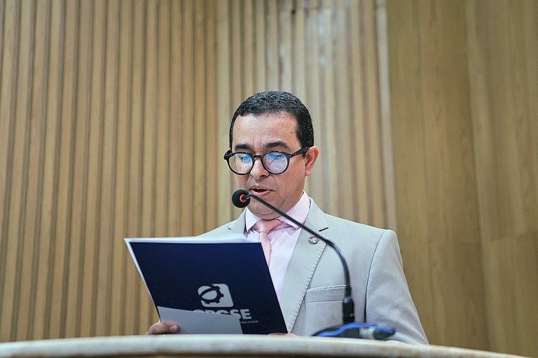Tribuna Livre da Câmara Municipal de Aracaju recebe presidente do Conselho Regional de Contabilidade de Sergipe