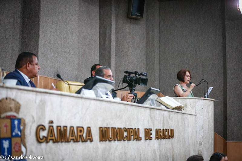 Tribuna Livre debate situação das bibliotecas públicas