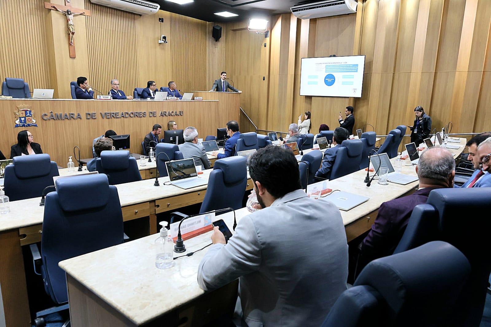 Tribuna livre discute sobre a revisão da taxa da vigilância sanitária para os profissionais da saúde que atuam em Aracaju 