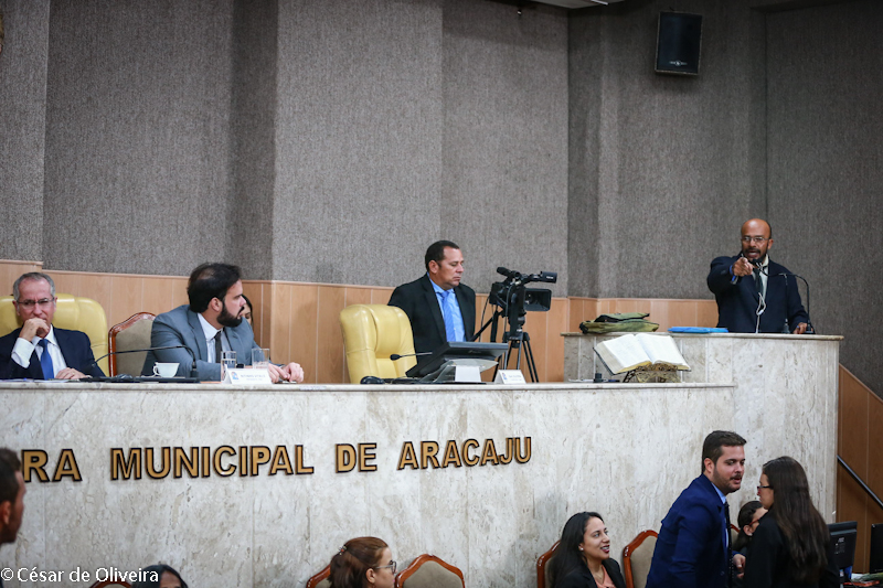 Tribuna Livre discute sobre regulamentação de mototaxi em Aracaju