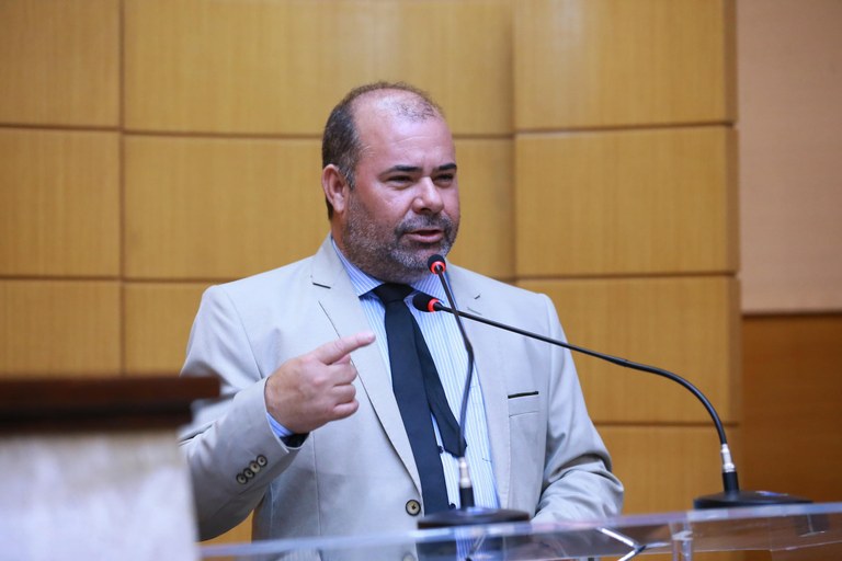 Unanimidade: aprovado PL de Isac que busca regulamentar a criação e exposições de aves da raça-mura