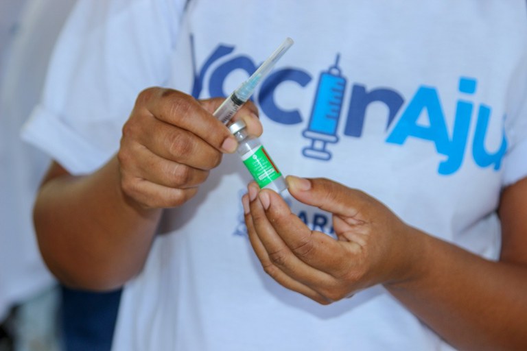 Vacinação para pessoas com Down e autismo: Byron comemora iniciativa do Governo do Estado