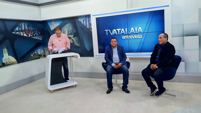 Vereador Américo de Deus concede entrevista na TV Atalaia