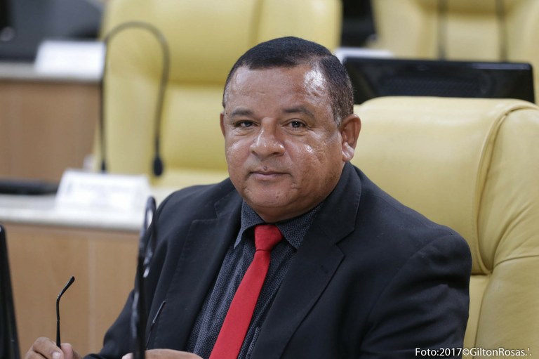 Vereador Américo de Deus protocolou emendas para LOA