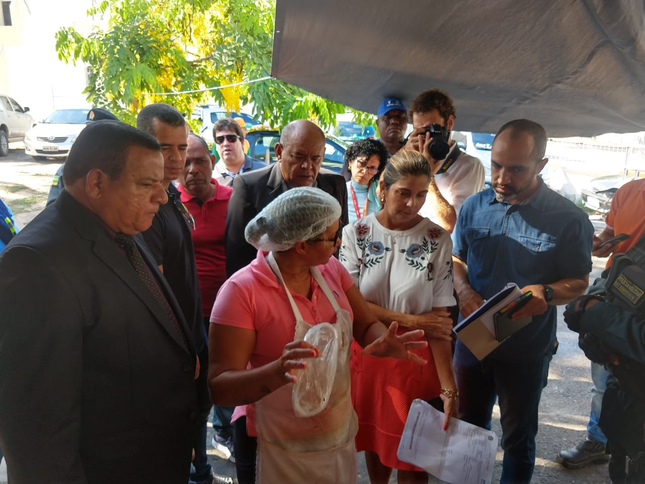 Vereador Américo de Deus vistoria com MPE feira do Batistão