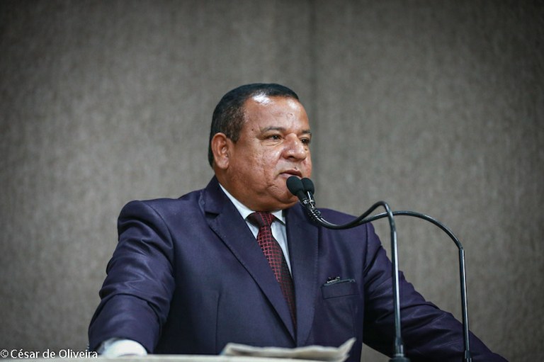 Vereador Américo de Deus cobra continuação do INSS nos processos parados