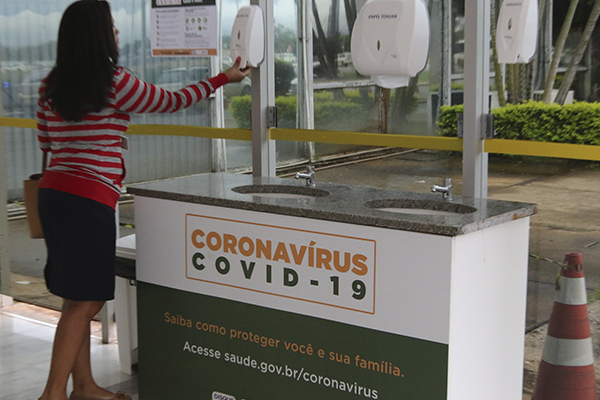 Vereador Anderson de Tuca alerta população sergipana para cuidados com o coronavírus