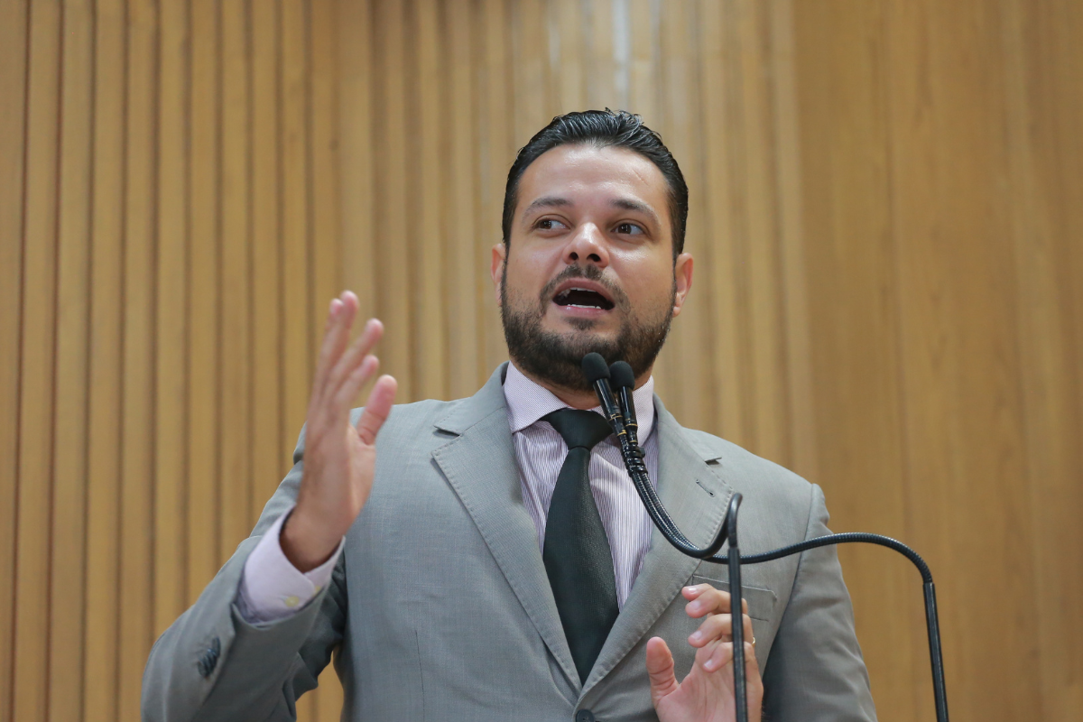 Vereador Anderson de Tuca pede revitalização do Conjunto Orlando Dantas