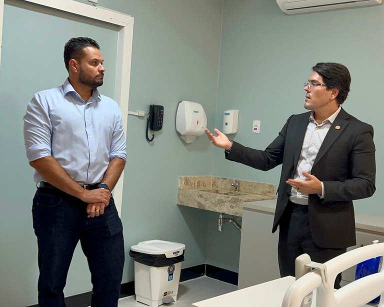 Vereador Anderson de Tuca visita Hospital e Maternidade Santa Isabel para fiscalização de emendas 