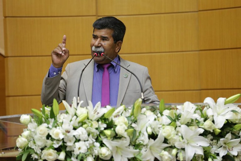 Vereador Bigode afirma que falta de água fere a dignidade da pessoa humana