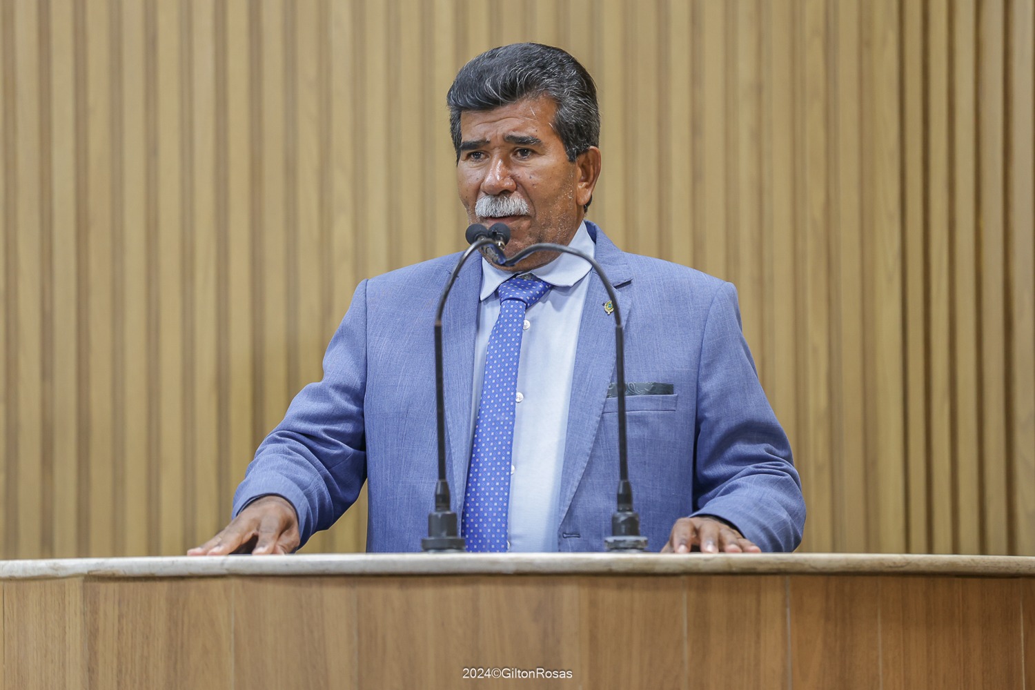 Vereador Bigode clama aos vereadores para ajudar o Santa Maria  