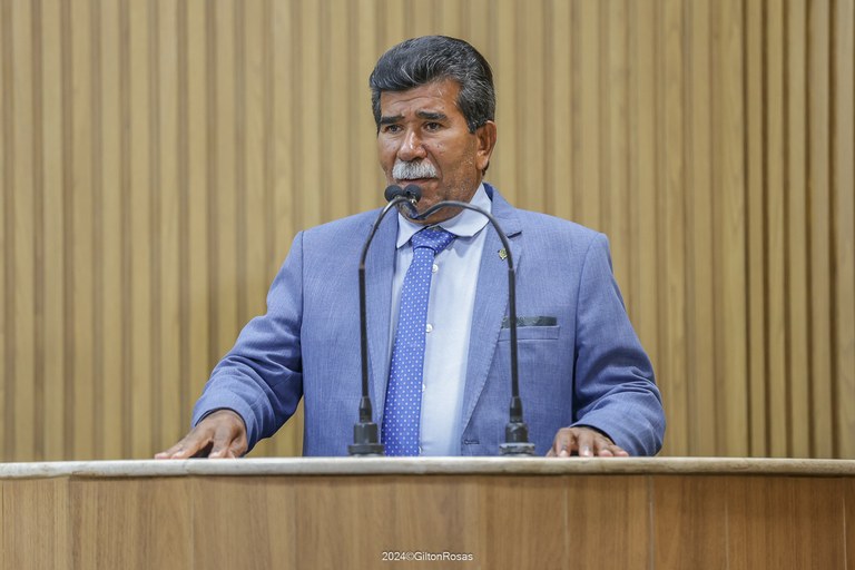 Vereador Bigode clama aos vereadores para ajudar o Santa Maria  