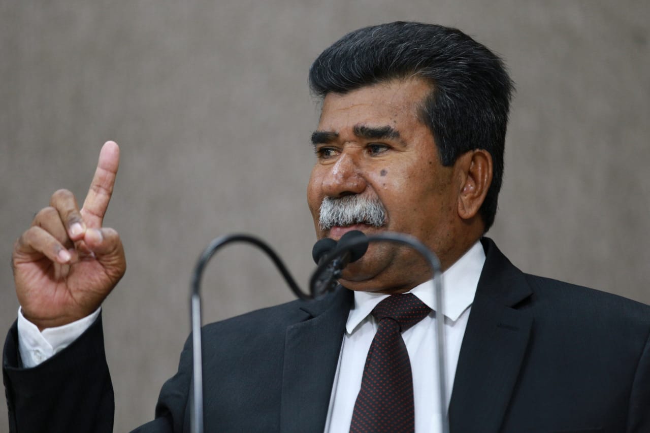 Vereador Bigode comemora entrega de ambulância a Casa do Povo