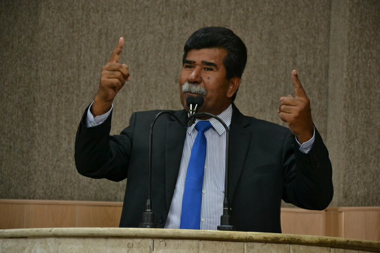 Bigode do Santa Maria pede que o povo reconheça o trabalho dos vereadores na sociedade