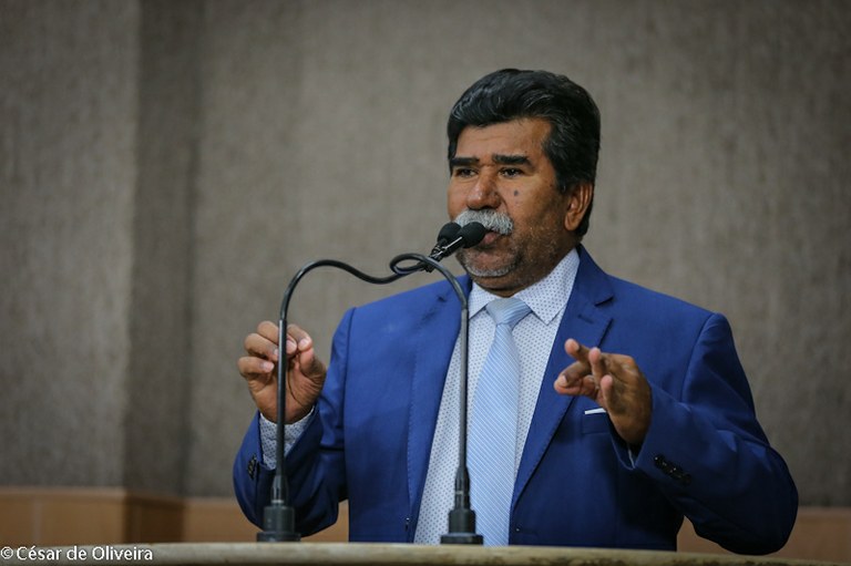 Vereador Bigode solicita melhorias no Santa Maria