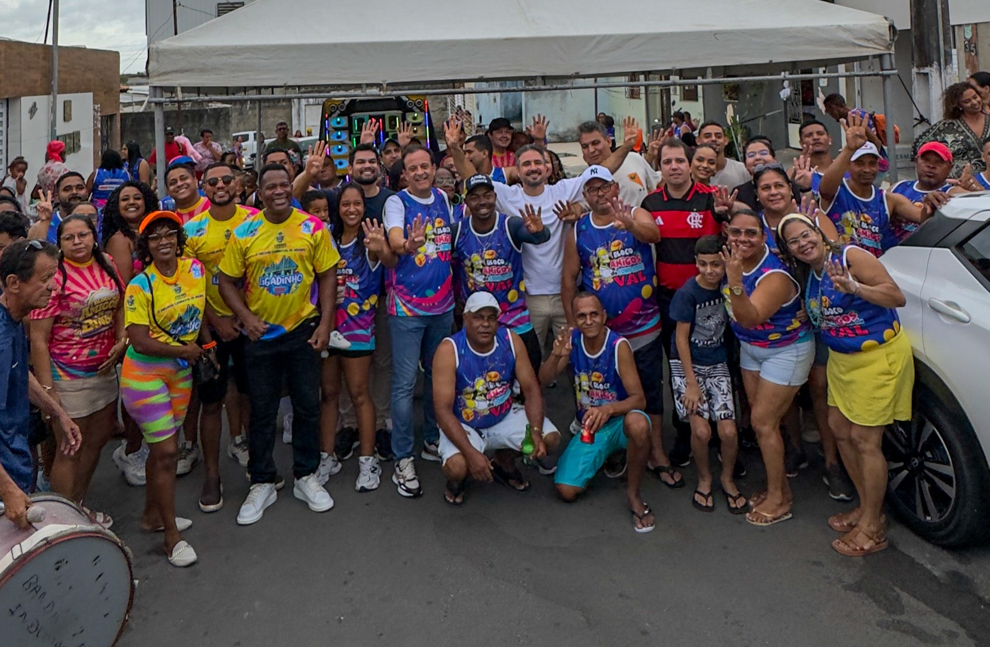 Vereador Binho participa de blocos de carnaval e reforça proximidade com a comunidade