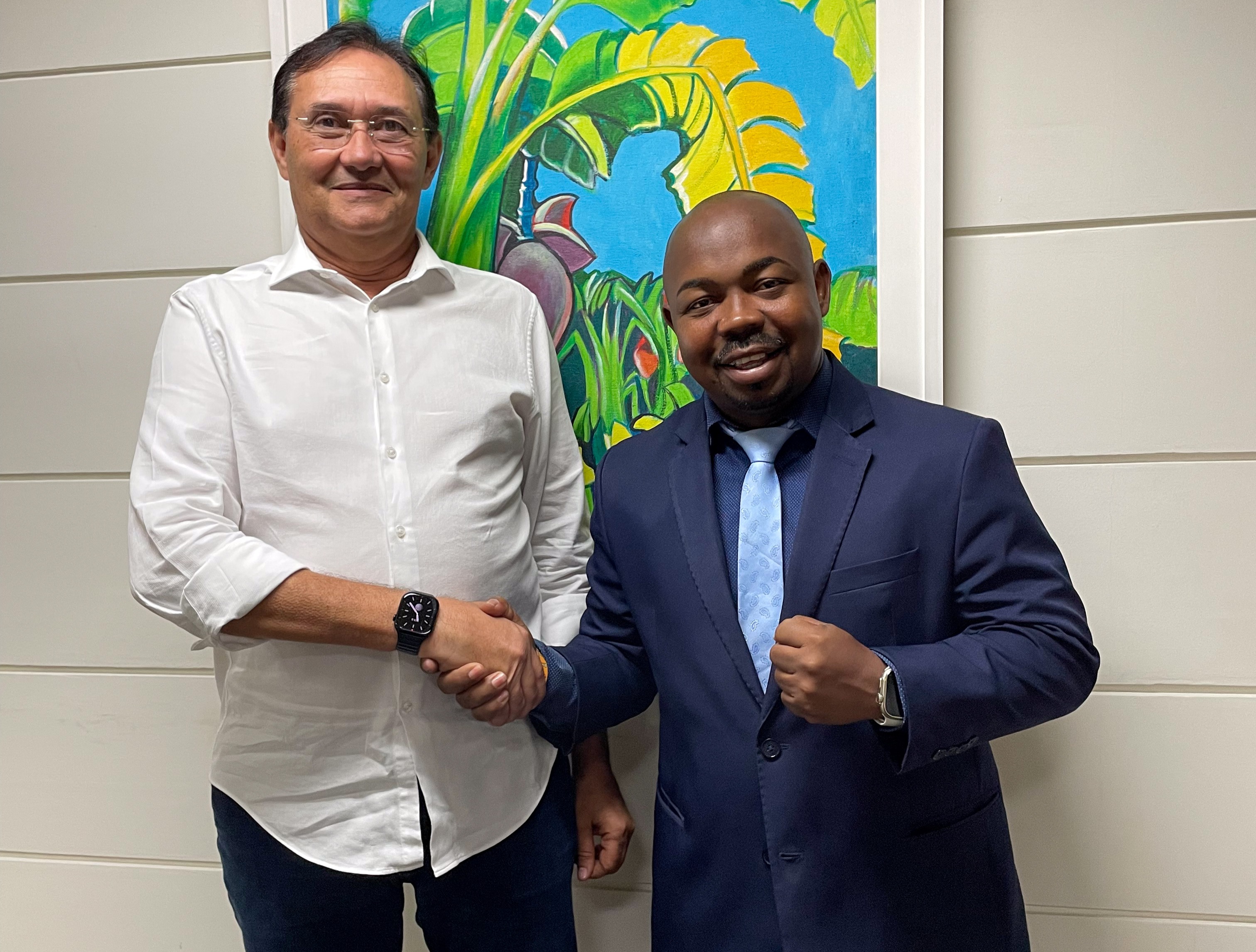 Vereador Binho reforça compromisso com a comunidade em visita a Emurb