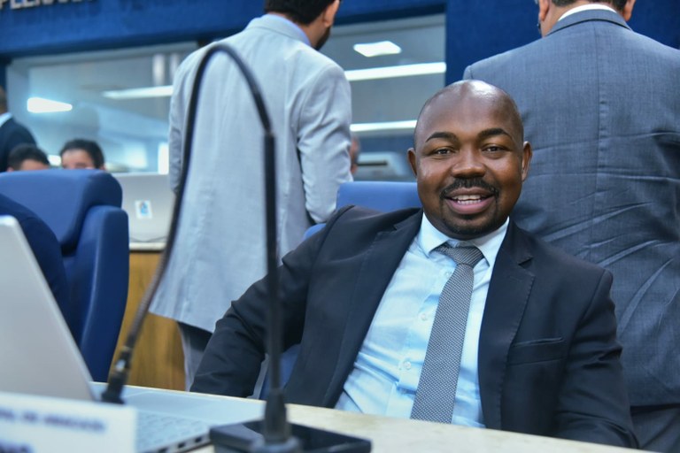 Vereador Binho vota favorável a PL que dispõe da criação da Secretaria da Pessoa com Deficiência 