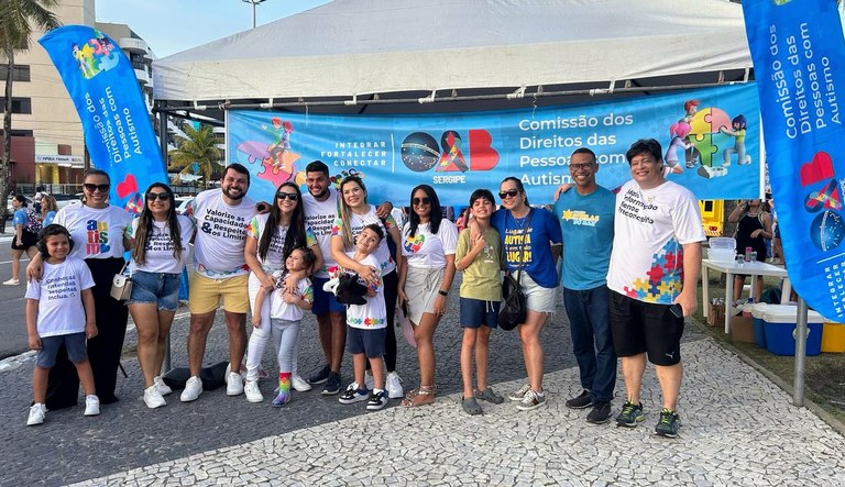 Vereador Byron participa de mais uma edição da Caminhada em Conscientização do Autismo
